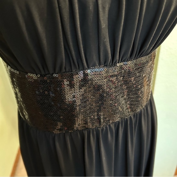 R&M Richards black sleeveless dress with sequins keyhole opening mid length 6 - Picture 5 of 13